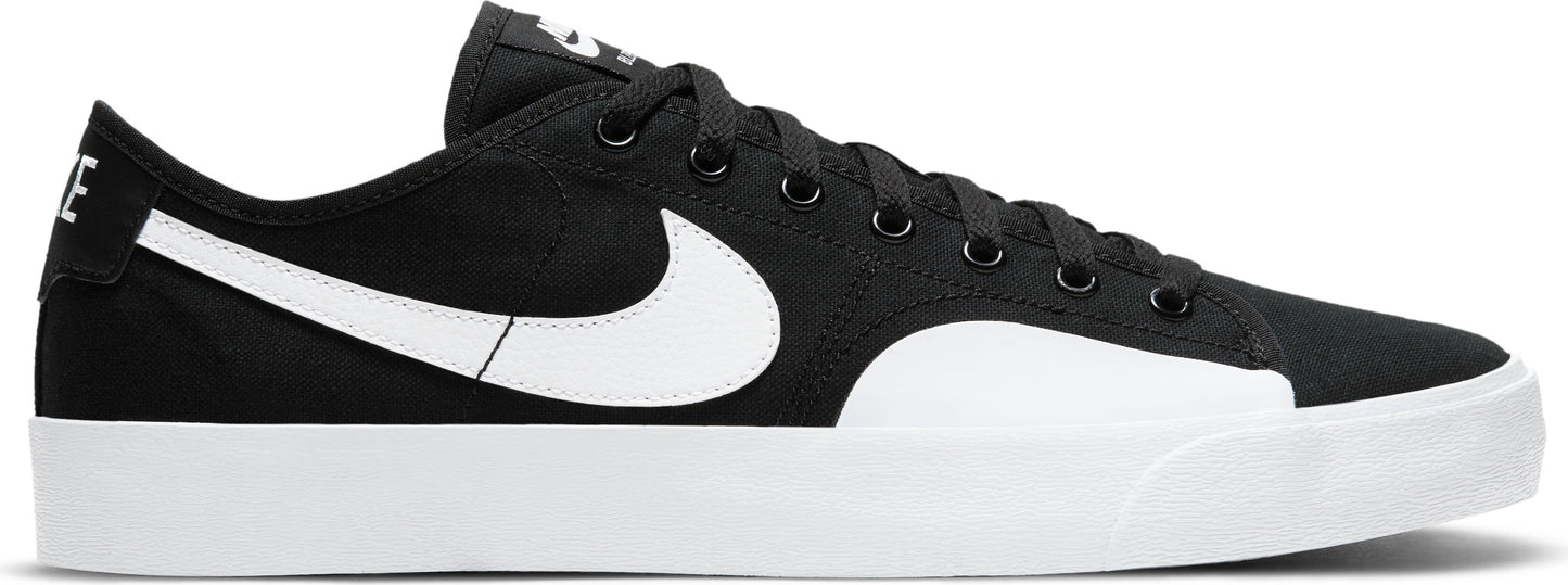 Blazer Court SB 'Black White'