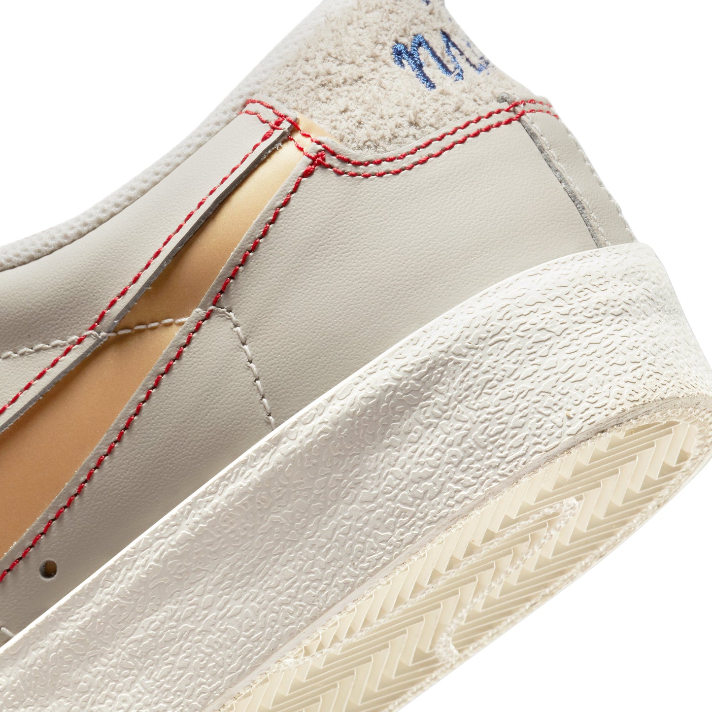 Blazer Low '77 Premium 'First Use - Light Bone'